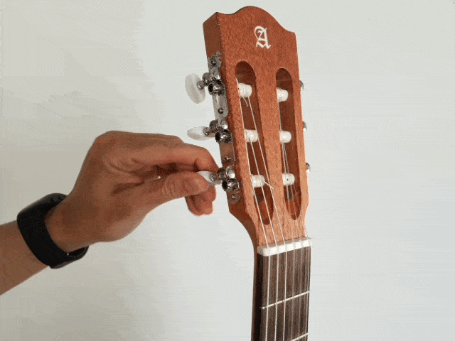 Cómo comprobar la calidad de la guitarra - El clavijero